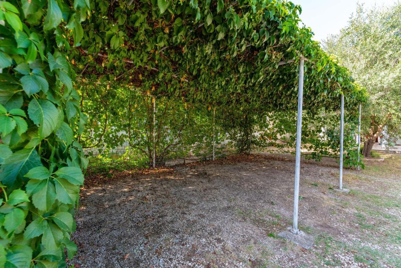 Apartments With A Parking Space Nin, Zadar - 10414 Exterior foto