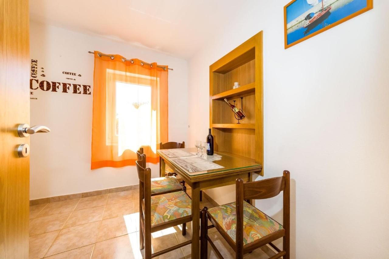 Apartments With A Parking Space Nin, Zadar - 10414 Exterior foto