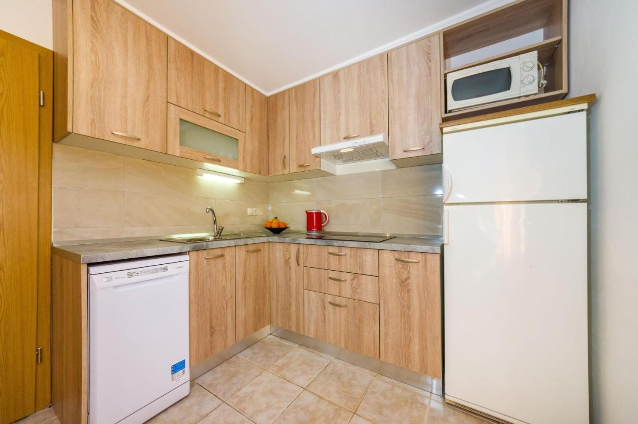 Apartments With A Parking Space Nin, Zadar - 10414 Exterior foto