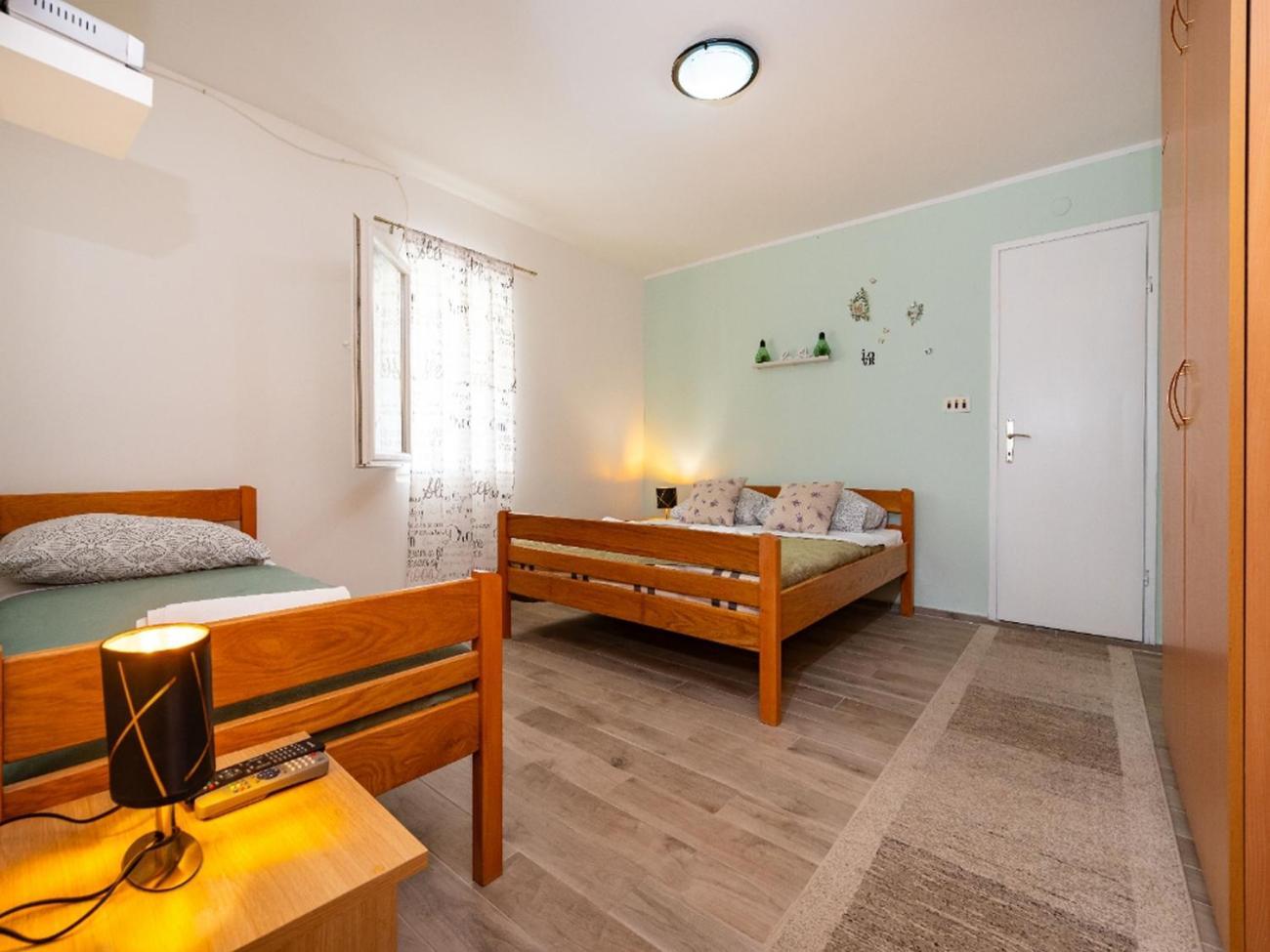 Apartments With A Parking Space Nin, Zadar - 10414 Exterior foto