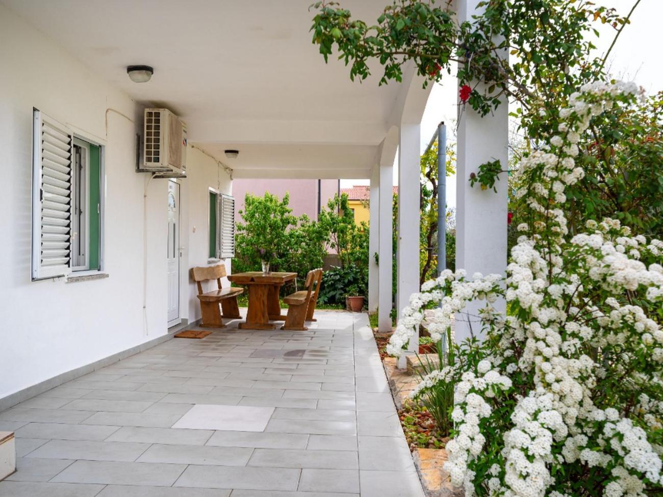Apartments With A Parking Space Nin, Zadar - 10414 Exterior foto